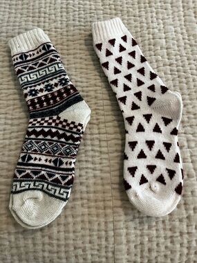 Women’s Maroon & Cream Patterned Crew Socks